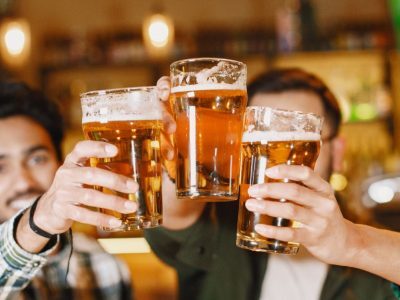 indian-friends-pub-guys-girl-bar-celebration-mug-beer-1004×1024